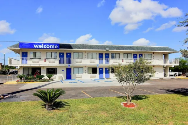 Motel 6 Kingsville - photo 2