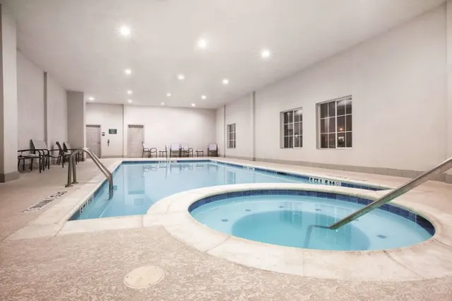 La Quinta Inn & Suites by Wyndham Mansfield TX - foto 4