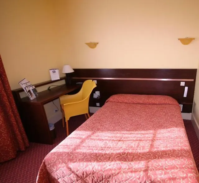 The Originals City, Hôtel Cathédrale, Lisieux (Inter-Hotel) - photo 4