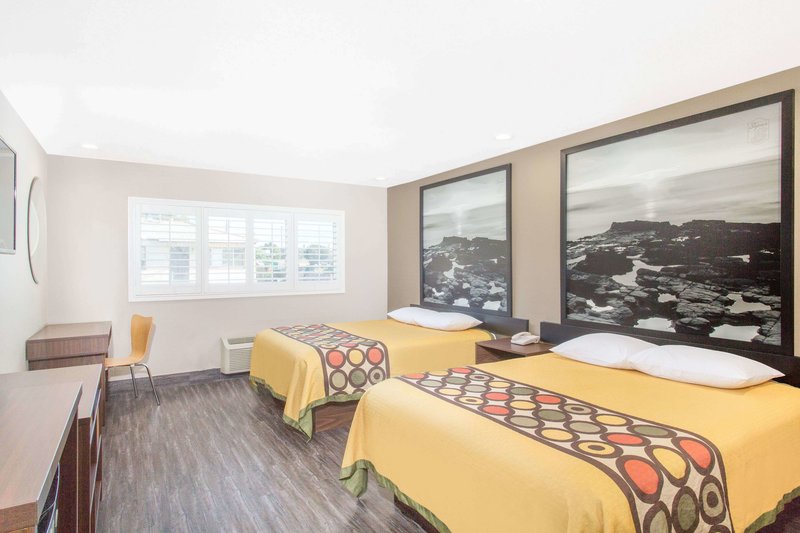 Super 8 by Wyndham National City Chula Vista - 1. fénykép