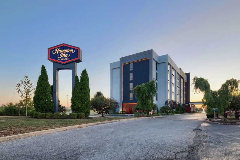 Hampton Inn Louisville Northeast - photo 1