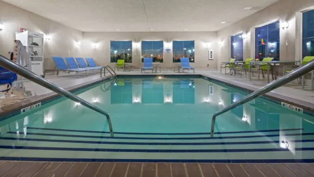 Best Western Lindsay Inn  Suites - photo 4