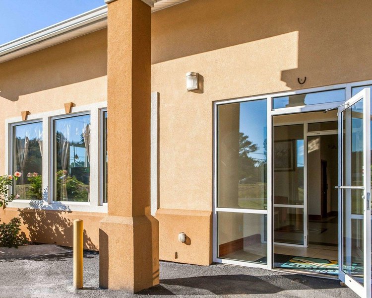 Quality Inn & Suites - fotografija 1