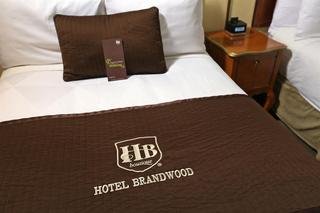 Brand Plaza Hotel, Glendale