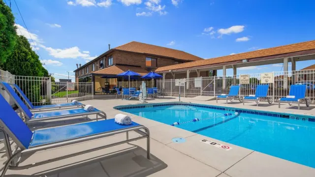 Best Western Inn of St Charles - photo 3
