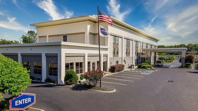 Hampton Inn Dickson - photo 1