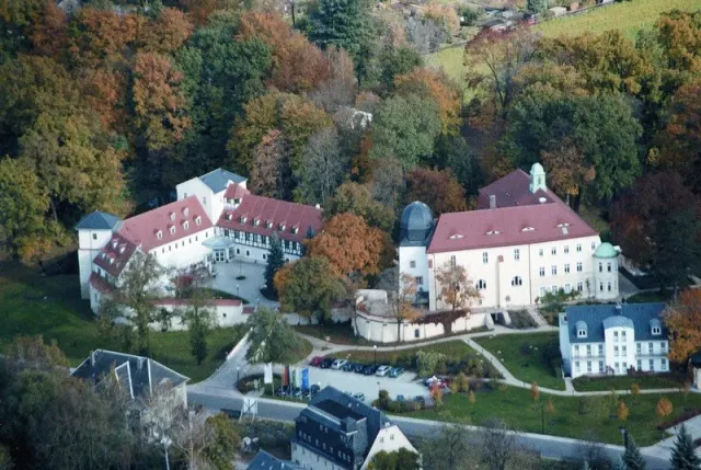 Hotel Schloss Schweinsburg - photo 2