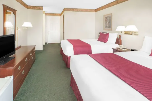 Days Inn by Wyndham Mountain Home - photo 4