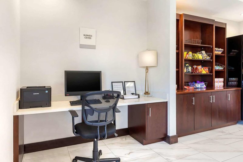Days Inn and Suites by Wyndham Oxford - photo 1