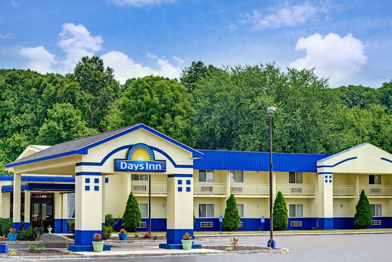 Days Inn by Wyndham Southington - photo 1