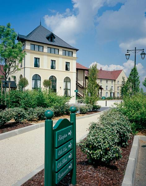 Campanile Val de France - photo 2