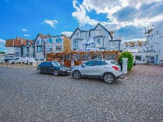 Pier Hotel by OYO Rooms - photo 3