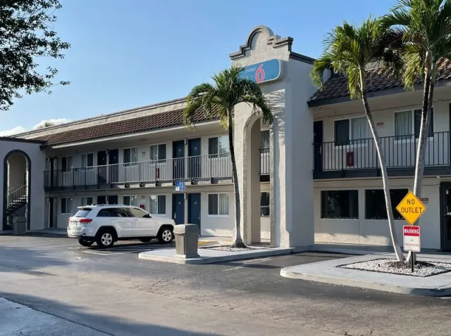 Motel 6 Riviera Beach, FL - photo 3