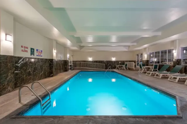 La Quinta Inn & Suites by Wyndham Dodge City - fotografia 4
