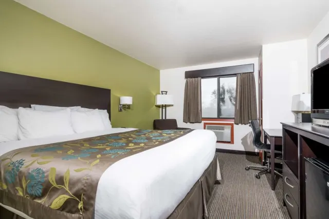 Baymont by Wyndham Eau Claire WI - photo 3