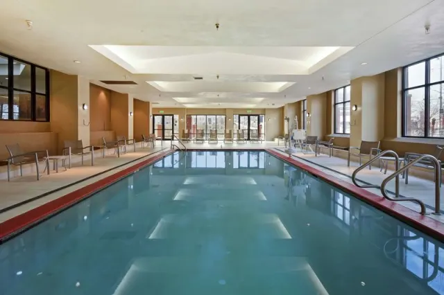 Embassy Suites by Hilton Omaha Downtown Old Market - photo 3