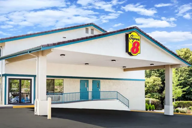 Super 8 by Wyndham Bremerton, Bremerton
