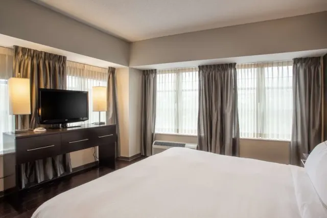 The Mosey Buffalo Williamsville Tapestry Collection by Hilton - foto 2