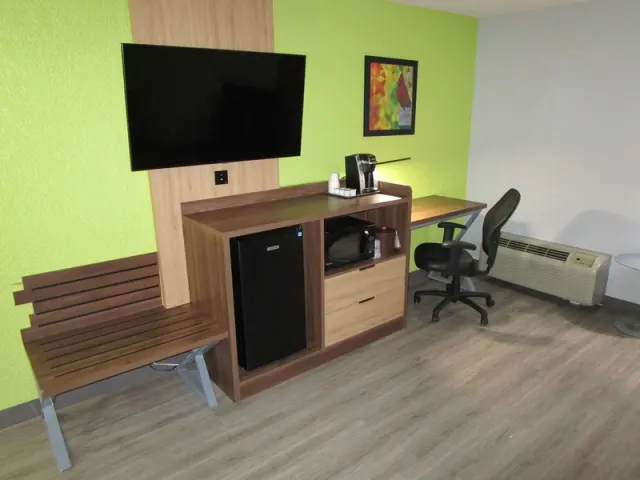Best Western Plus St Louis WestWestport - photo 4