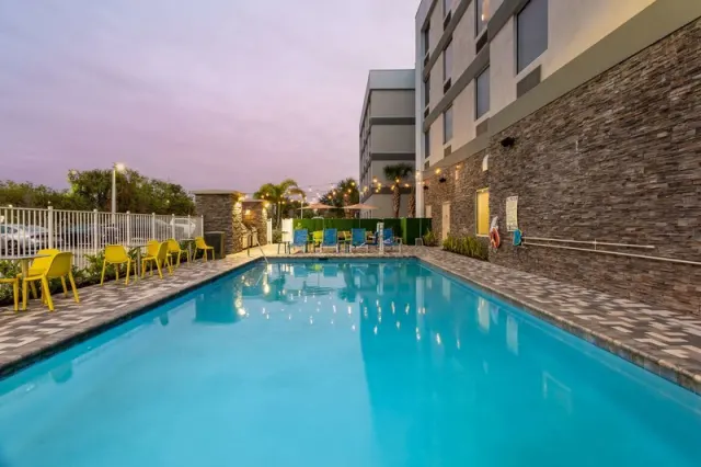 Home2 Suites by Hilton Ft. Pierce I-95 - photo 3