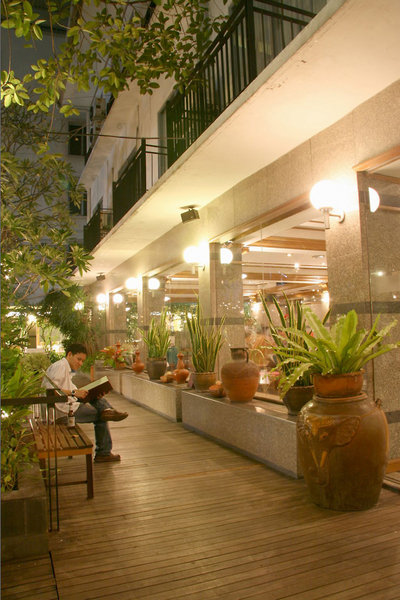Trang Hotel Bangkok - photo 1
