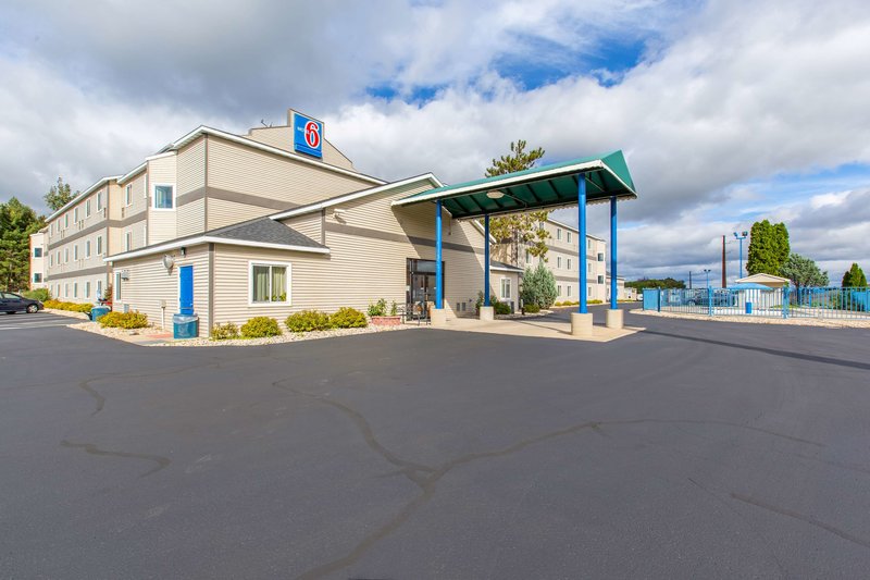 Motel 6 Lake Delton - photo 1
