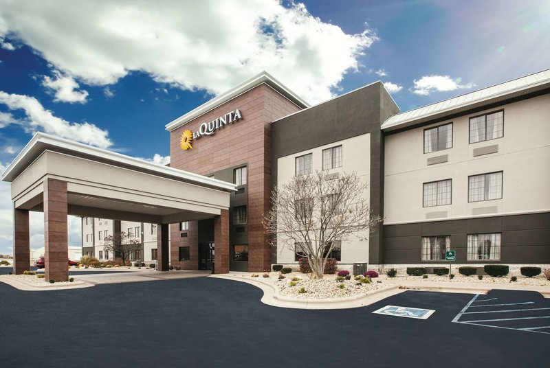 La Quinta Inn  Suites by Wyndham Kokomo - photo 1