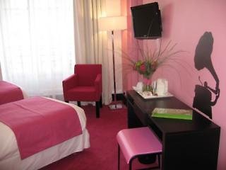Hôtel Rochechouart - photo 1