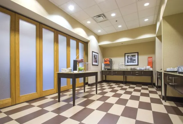 Hampton Inn Greenville - photo 4