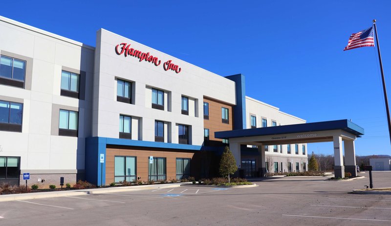 Hampton Inn McMinnville - photo 1
