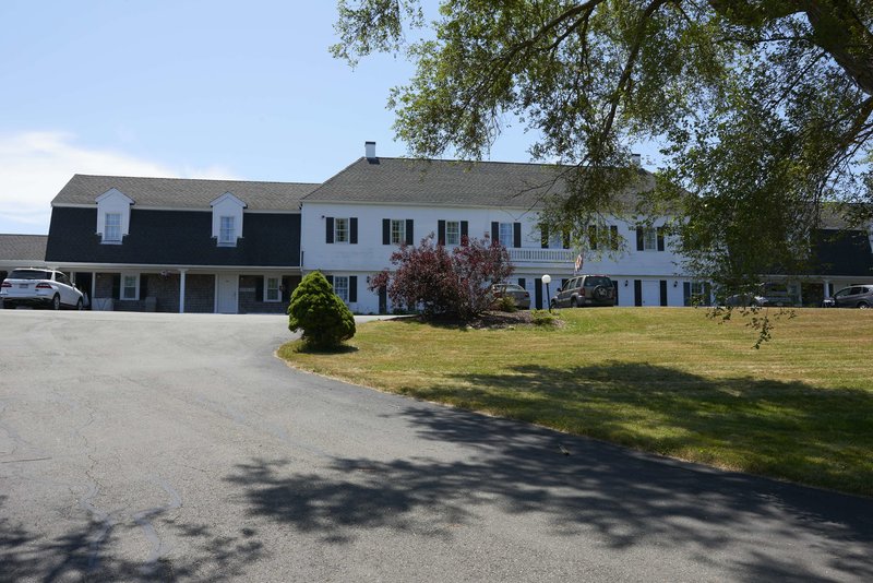 Sandwich Inn & Suites - photo 1