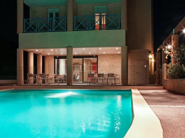 Hôtel ibis Hyères Centre - photo 2