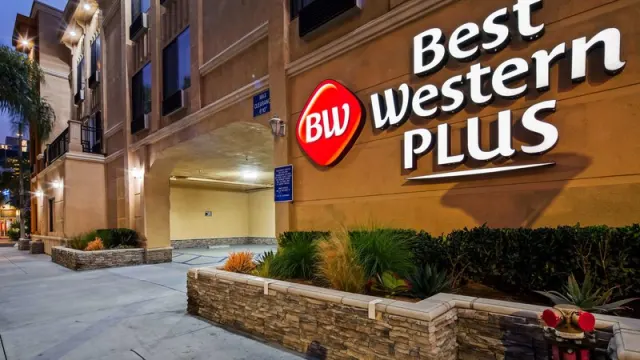 Best Western Plus at the Convention Center - photo 3