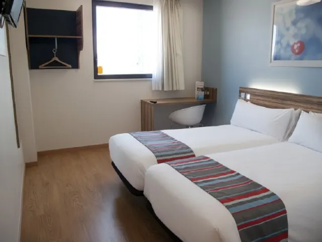 Travelodge Madrid Metropolitano - foto 3