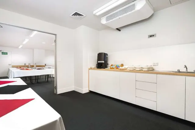 George Williams Hotel - photo 4