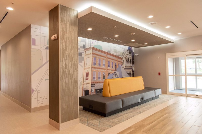 La Quinta Inn & Suite by Wyndham Lake City - foto 1