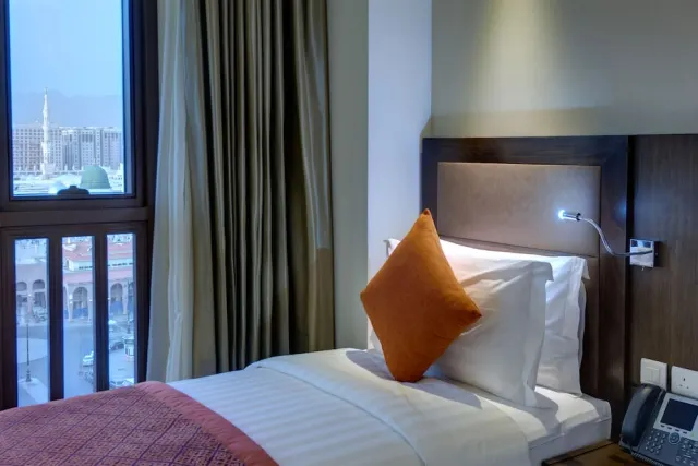 Crowne Plaza Madinah - photo 4