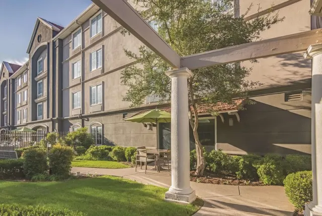 La Quinta Inn  Suites by Wyndham Oklahoma City Norman - photo 2