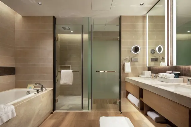 Doubletree By Hilton Huidong Resort - photo 2