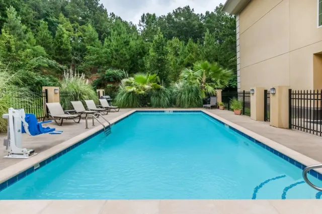 Baymont by Wyndham Henderson - photo 2