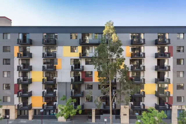 Mont Clare Boutique Apartments - photo 2