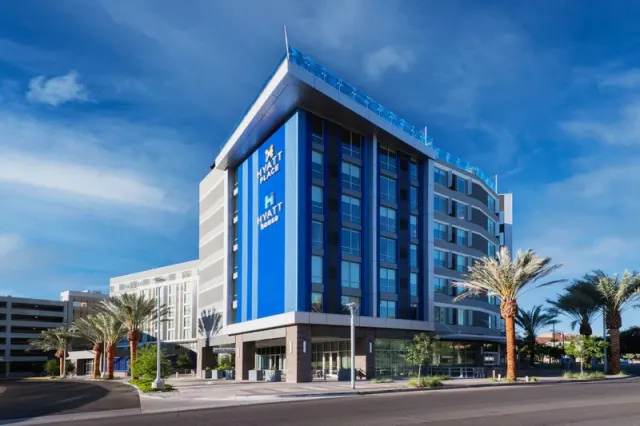 Holiday Inn Phoenix Tempe - photo 3