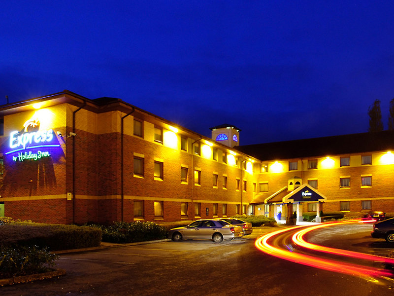 Holiday Inn Express Taunton M5, Jct 25 - photo 2