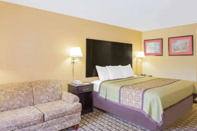 Days Inn by Wyndham Andalusia - photo 3
