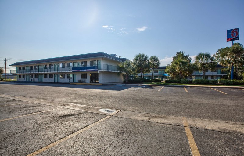 Motel 6 Valdosta - University - photo 1