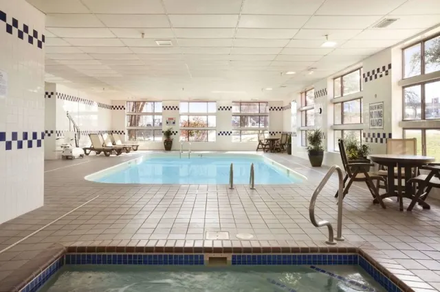 Baymont by Wyndham Sioux Falls Near West 41st Street - photo 2