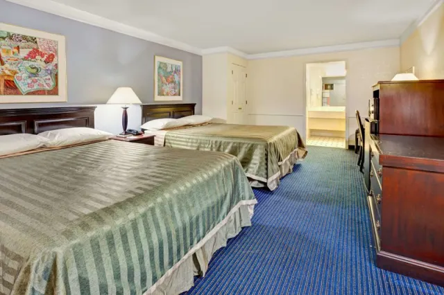 Travelodge by Wyndham North Richland HillsDallasFt Worth - photo 4