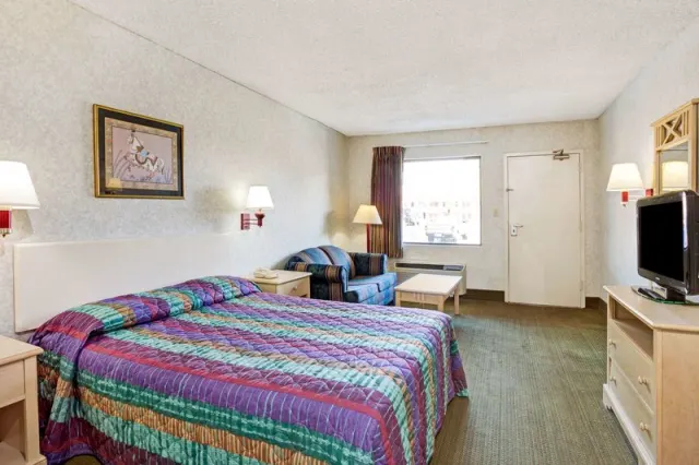 Super 8 by Wyndham Fredericksburg - photo 3