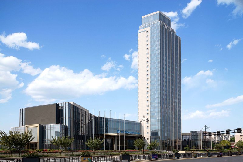 City Garden Hotel - photo 1