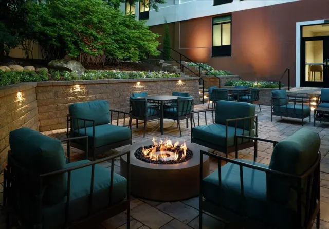 Hilton Garden Inn Atlanta  Buckhead - photo 3